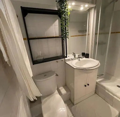 La Maison Doree A Luchon *