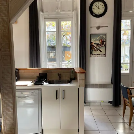 La Maison Doree A Luchon *